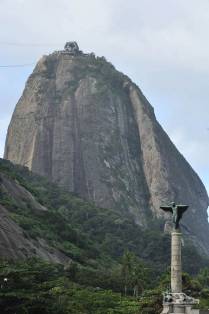 Ainda na estação de embarque do bondinho,  vista do Pão de Açúcar, no Rio de Janeiro
